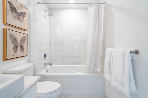 16 Concord Place|Unit #644, Grimsby, ON - Indoor Photo Showing Bathroom
