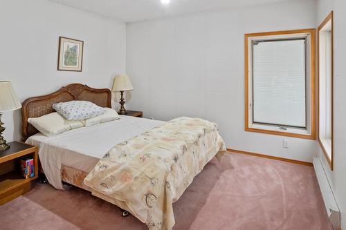 12185 Highway 3A, Boswell, BC - Indoor Photo Showing Bedroom