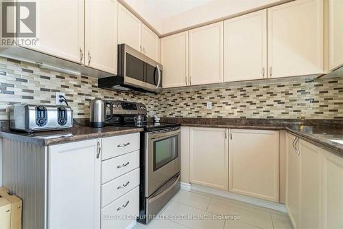 164 White Pine Cres, Pickering, ON - Indoor Photo Showing Kitchen With Upgraded Kitchen