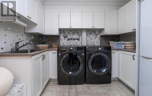 25 Lawrie Rd, Vaughan, ON - Indoor Photo Showing Laundry Room