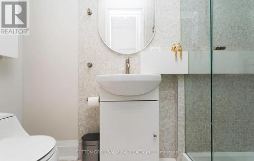 25 Lawrie Rd, Vaughan, ON - Indoor Photo Showing Bathroom