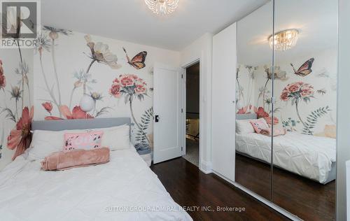 25 Lawrie Rd, Vaughan, ON - Indoor Photo Showing Bedroom
