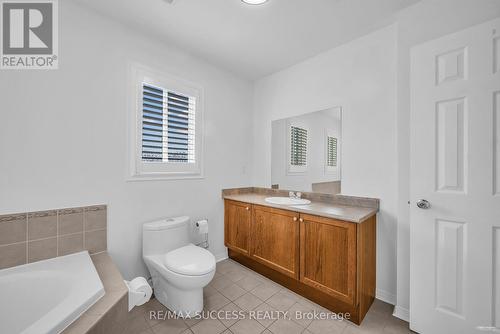 465 Hillbury Dr, Mississauga, ON - Indoor Photo Showing Bathroom
