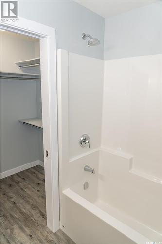 407 Bolstad Link, Saskatoon, SK - Indoor Photo Showing Bathroom
