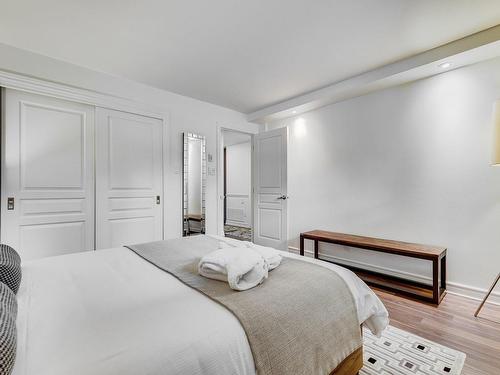 Chambre Ã Â coucher - 102-310 Ch. Louis-Dufour, Saint-Sauveur, QC - Indoor Photo Showing Bedroom