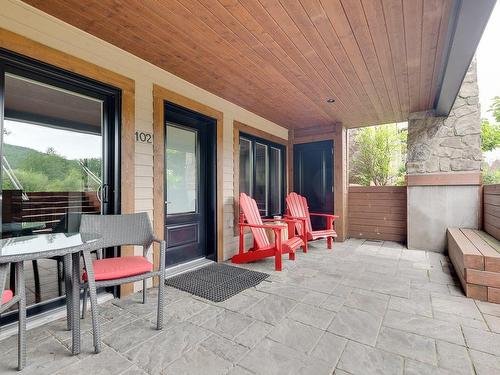 Terrasse - 102-310 Ch. Louis-Dufour, Saint-Sauveur, QC - Outdoor With Deck Patio Veranda With Exterior