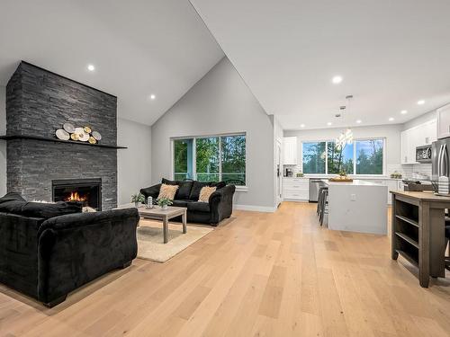 3240 Klanawa Cres, Courtenay, BC - Indoor With Fireplace