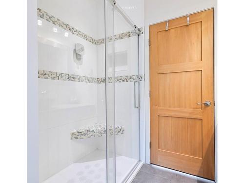 225 Mariners Way, Mayne Island, BC - Indoor Photo Showing Bathroom