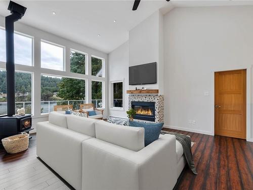 225 Mariners Way, Mayne Island, BC - Indoor Photo Showing Living Room With Fireplace
