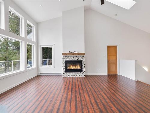 225 Mariners Way, Mayne Island, BC - Indoor With Fireplace