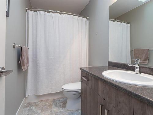 103-2253 Townsend Rd, Sooke, BC - Indoor Photo Showing Bathroom