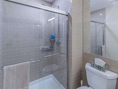 30-1059 Tanglewood Pl, Parksville, BC - Indoor Photo Showing Bathroom