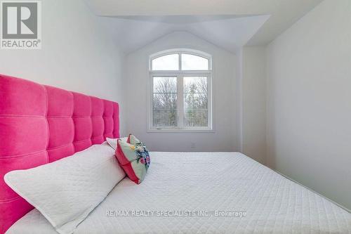 4074 Kadic Terr, Mississauga, ON - Indoor Photo Showing Bedroom
