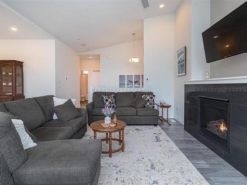 4226 Skye Rd, Saltair, BC - Indoor Photo Showing Living Room With Fireplace