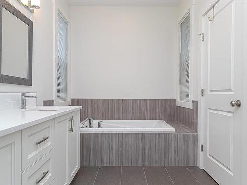 4226 Skye Rd, Saltair, BC - Indoor Photo Showing Bathroom
