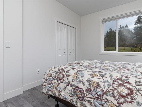 4226 Skye Rd, Saltair, BC - Indoor Photo Showing Bedroom