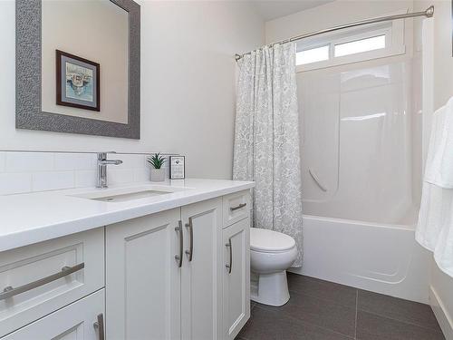 4226 Skye Rd, Saltair, BC - Indoor Photo Showing Bathroom