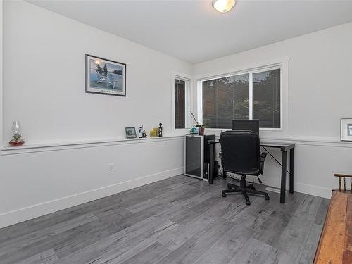4226 Skye Rd, Saltair, BC - Indoor Photo Showing Office