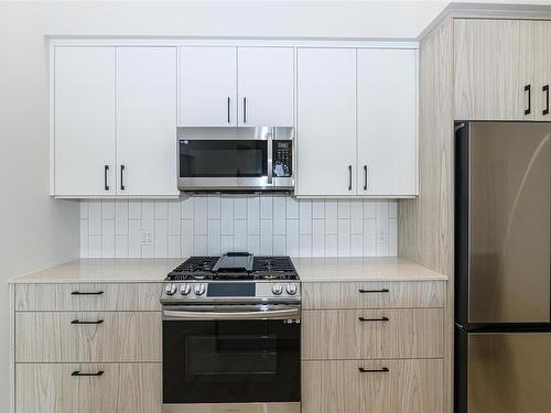 612-947 Whirlaway Cres, Langford, BC - Indoor Photo Showing Kitchen