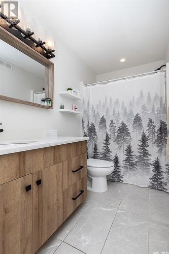 1402 Wiggins Avenue S, Saskatoon, SK - Indoor Photo Showing Bathroom