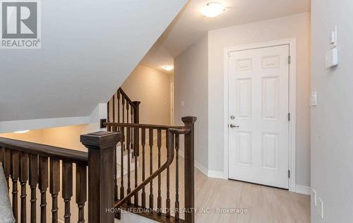 8024 Cole Crt, Niagara Falls, ON - Indoor Photo Showing Other Room