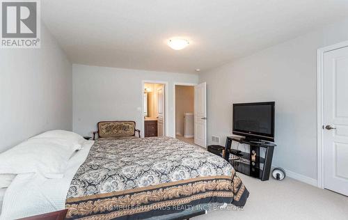 8024 Cole Crt, Niagara Falls, ON - Indoor Photo Showing Bedroom