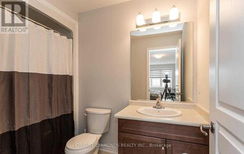 8024 Cole Crt, Niagara Falls, ON - Indoor Photo Showing Bathroom