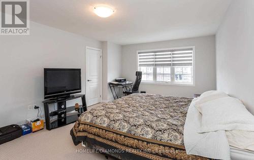 8024 Cole Crt, Niagara Falls, ON - Indoor Photo Showing Bedroom