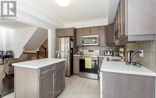 8024 Cole Court, Niagara Falls, ON - Indoor Photo Showing Kitchen With Stainless Steel Kitchen With Double Sink