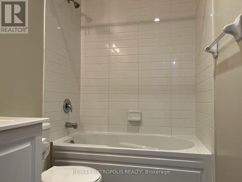 604 - 39 Annie Craig Drive, Toronto, ON - Indoor Photo Showing Bathroom