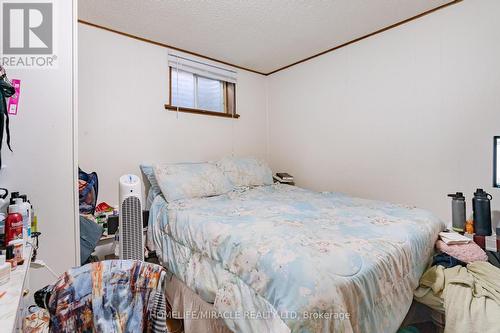 22 Major Oaks Dr, Brampton, ON - Indoor Photo Showing Bedroom