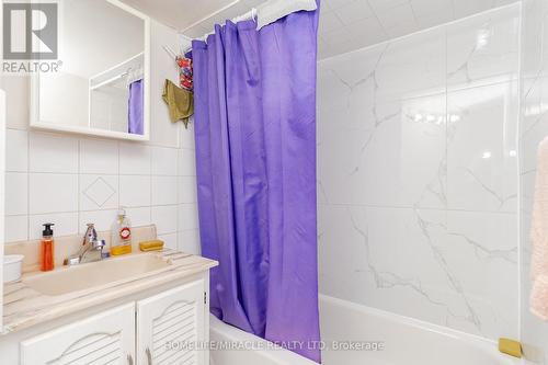 22 Major Oaks Dr, Brampton, ON - Indoor Photo Showing Bathroom