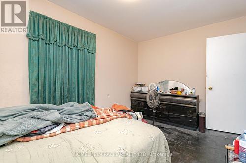 22 Major Oaks Dr, Brampton, ON - Indoor Photo Showing Bedroom