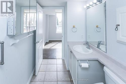 #209 -4640 Kimbermount Ave S, Mississauga, ON - Indoor Photo Showing Bathroom