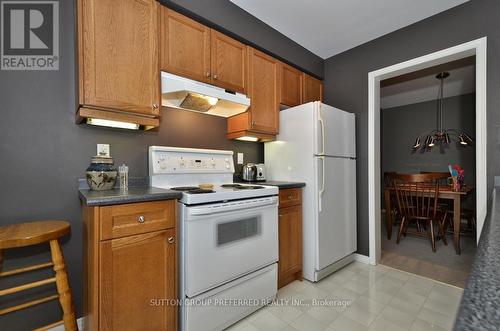 #16 -185 North Centre Rd, London, ON - Indoor Photo Showing Kitchen