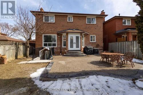 1099 Hedge Dr, Mississauga, ON - Outdoor
