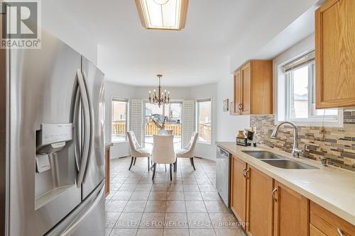 39 Culture Cres, Brampton, ON - Indoor Photo Showing Kitchen With Double Sink