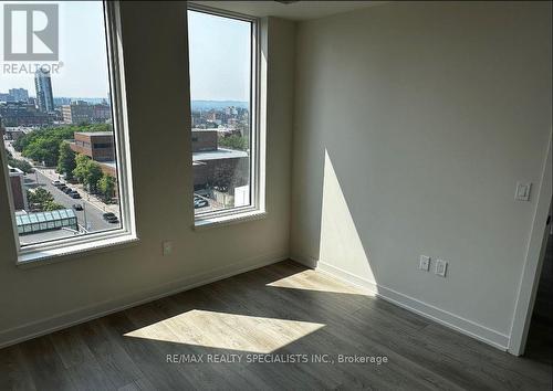 #1016 -212 King William St, Hamilton, ON - Indoor Photo Showing Other Room