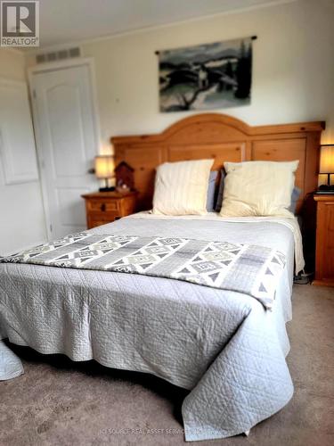 7 Pawlett Road, Mckellar, ON - Indoor Photo Showing Bedroom