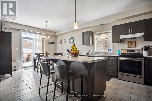 2823 Asima Dr, London, ON - Indoor Photo Showing Kitchen