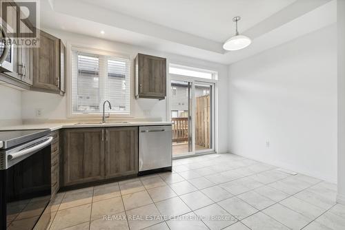 #296 -30 Times Square Blvd, Hamilton, ON - Indoor Photo Showing Kitchen