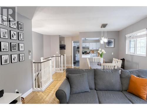 4733 Halliwell Avenue, Terrace, BC - Indoor Photo Showing Living Room