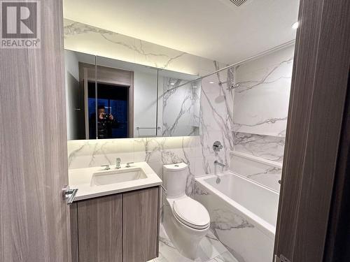 707 4880 Lougheed Highway, Burnaby, BC - Indoor Photo Showing Bathroom
