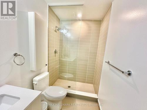 #Ph 924 -2799 Kingston Rd, Toronto, ON - Indoor Photo Showing Bathroom
