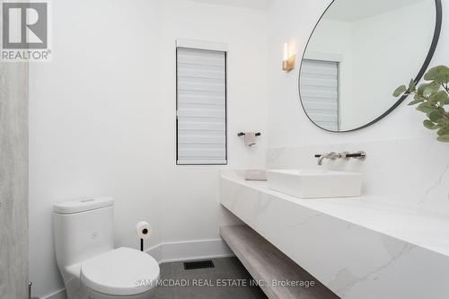 1500 Marshwood Pl, Mississauga, ON - Indoor Photo Showing Bathroom