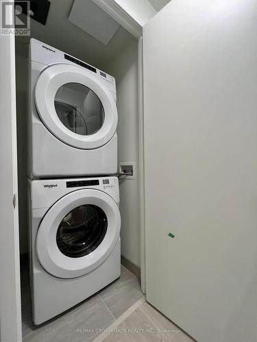 1111W - 3 Rosewater Street, Richmond Hill, ON - Indoor Photo Showing Laundry Room