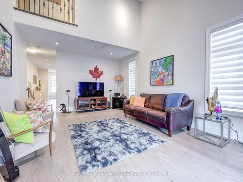 130 Anne St, Niagara-On-The-Lake, ON - Indoor Photo Showing Living Room