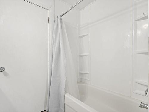 Salle de bains - 6836  - 6840 Ch. De La Macaza, Rivière-Rouge, QC - Indoor Photo Showing Bathroom