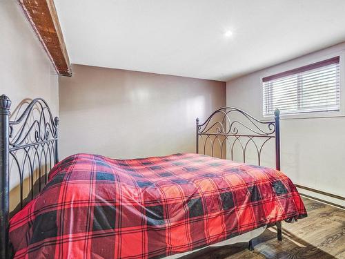 Chambre Ã Â coucher - 120 Rue Gibeault, Montréal (Rivière-Des-Prairies/Pointe-Aux-Trembles), QC - Indoor Photo Showing Bedroom