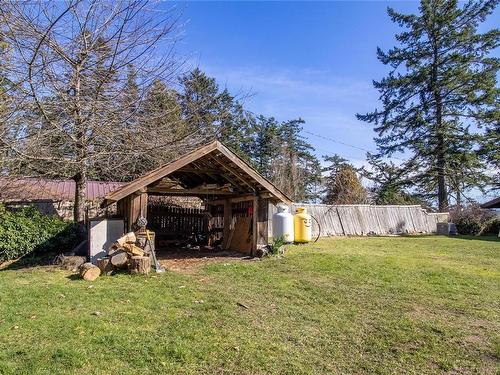 9929 Southlands Dr, Pender Island, BC - Outdoor
